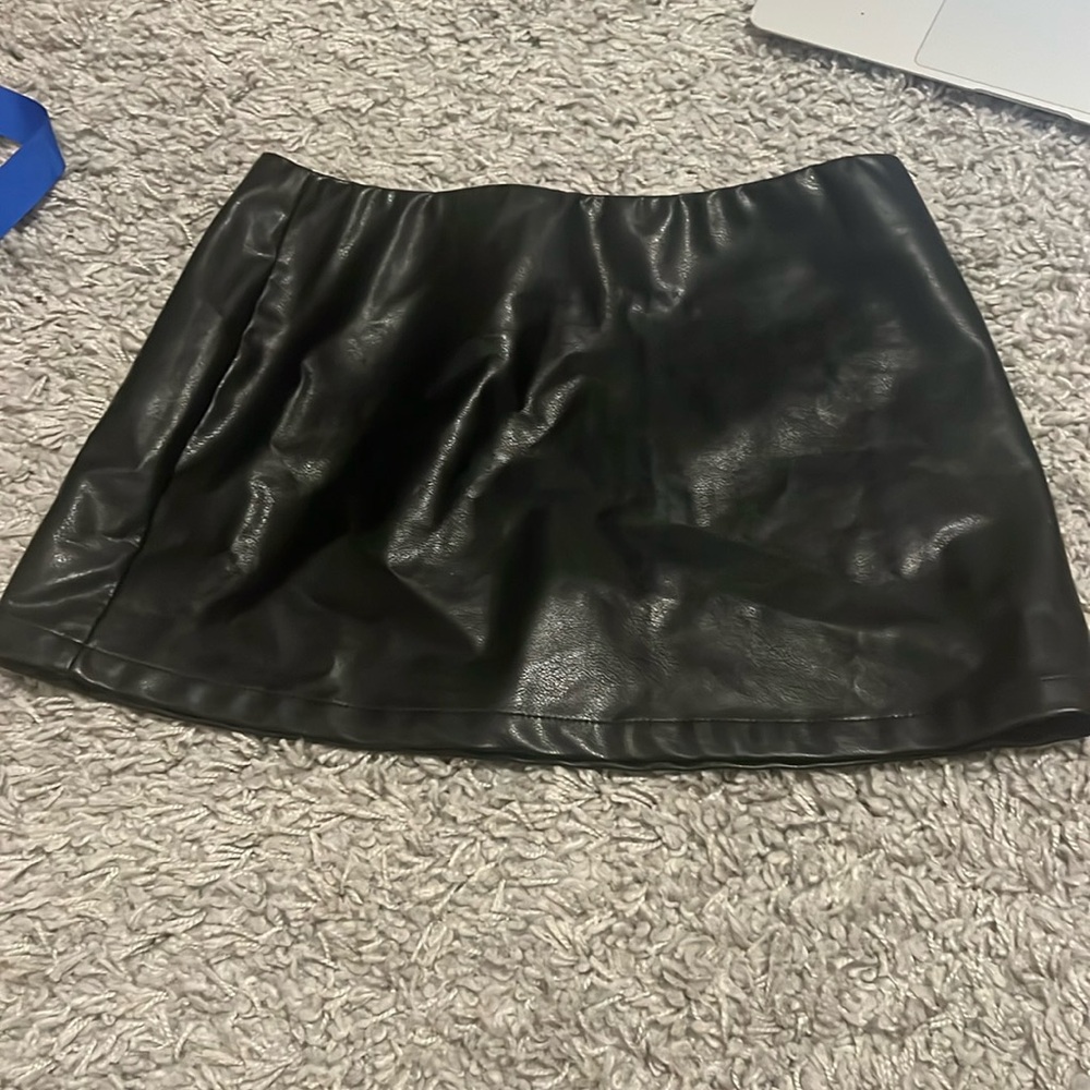 Leather skirt